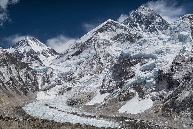 Everest Base Camp Via Gokyo Chola Pass - Who Is This Trek Best For?