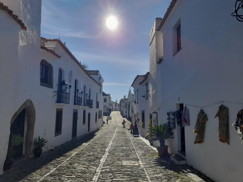 ÉVORA AND MONSARAZ FULL DAY PRIVATE TOUR BY CAR - The Experience in Detail