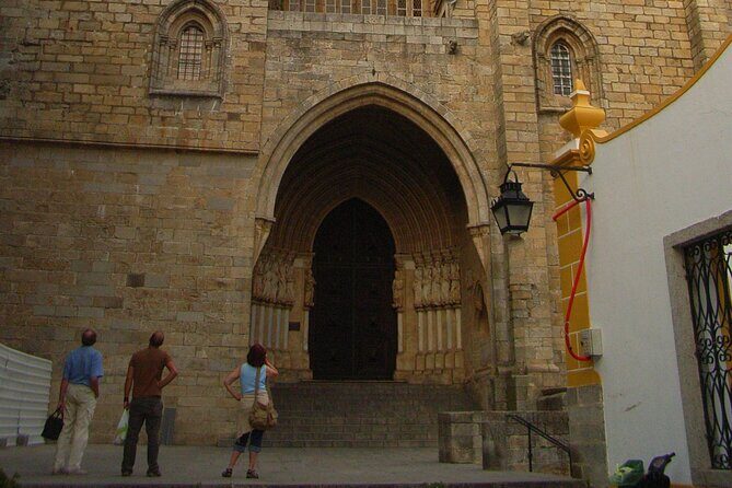 Évora Private Walking Tour with a Professional Guide - Is This Tour Worth the Cost?