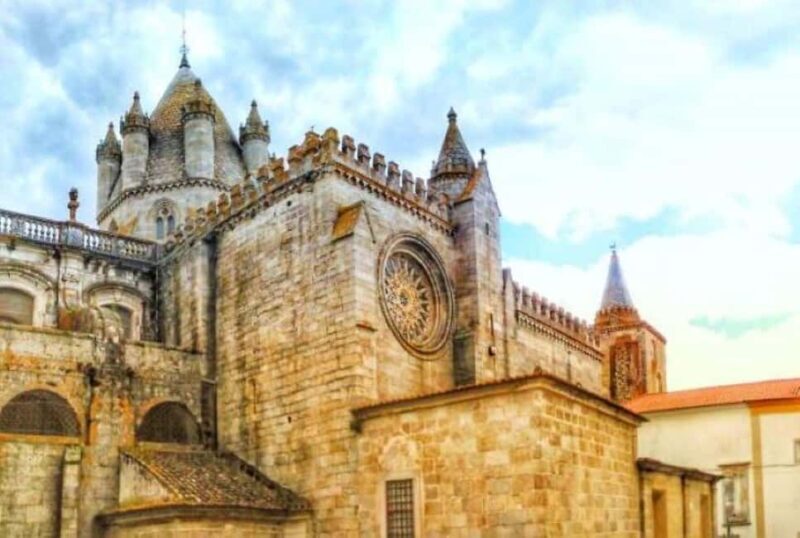 Évoras UNESCO Sites and the Enchanted Village of Monsaraz - Key Points