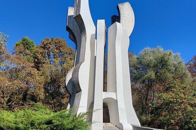 Ex-Yugoslavian "Spomeniks" tour - FAQ