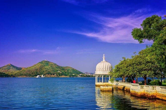 Exclusive 1-day Udaipur Tour with High End SUV Car. - Transportation and Group Dynamics