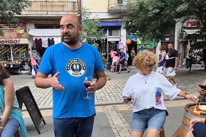 Exclusive Afternoon Wine & Appetizers with Local - FAQ