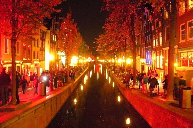 Exclusive Amsterdam Red Light District tour with a drink - A Deep Dive into the Tour Experience