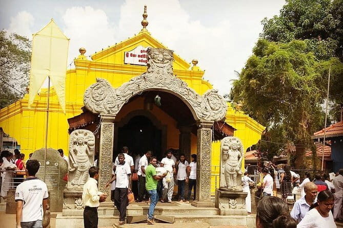 Exclusive : Historical Temple in Colombo countryside by TukTuk - Exploring the Itinerary in Detail