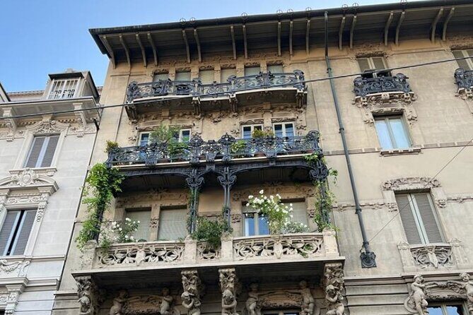 Exclusive Liberty Tour with aperitif included - Authentic Insights from Reviewers