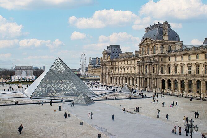 Exclusive Louvre Tour  Private Guide & Hotel Pickup in Paris - A Closer Look at the Experience