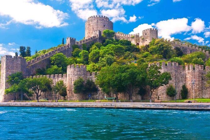 Exclusive Luxury Yacht Bosphorus Sightseeing Cruise in Istanbul - Who Is This Tour Best For?