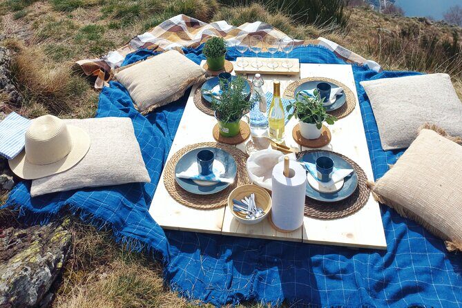 Exclusive Picnic in the Foothills of the Alps with the Lake Views - A Deep Dive into the Experience