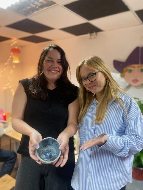 Exclusive pottery experience for couple with wine and snacks - The Creative and Romantic Atmosphere