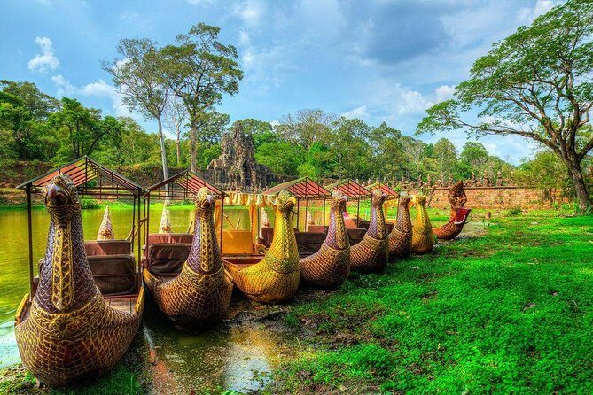 Exclusive Private Sunrise Tour of Angkor Wat with Champagne Breakfast - Ending at the Enchanting Ta Prohm