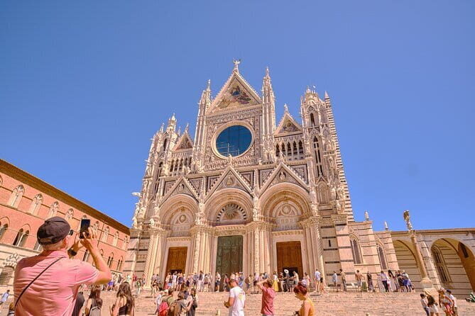 Exclusive Siena and San Gimignano Tour & Chianti Wine Experience - Transportation and Group Dynamics