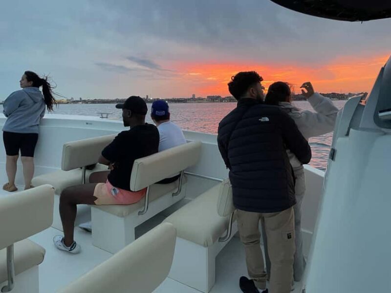 Exclusive sunset cruise in Valencia, Sunset - The Sum Up