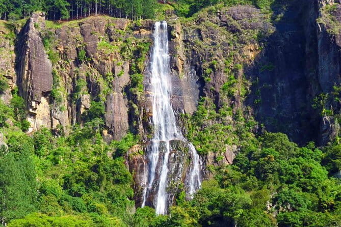 Exclusive : The Highest Waterfall Bambarakanda Trekking - Key Points