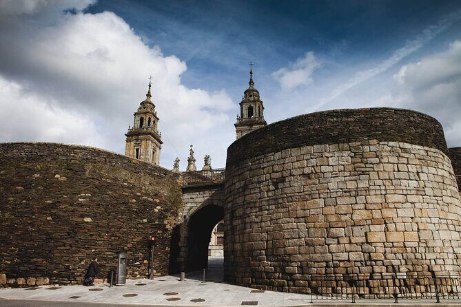 Excursión a Playa de las Catedrales, Lugo & Ribadeo desde Santiago de Compostela - Ribadeo: Charming Town & Lunch Break