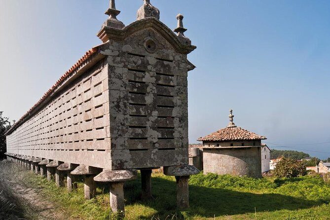 Excursion to Finisterre + Muxia + Costa da Morte (7 stops) - Transportation and Guided Experience
