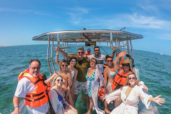 Excursion to Reefs in a transparent boat from Cancun - Value and Suitability