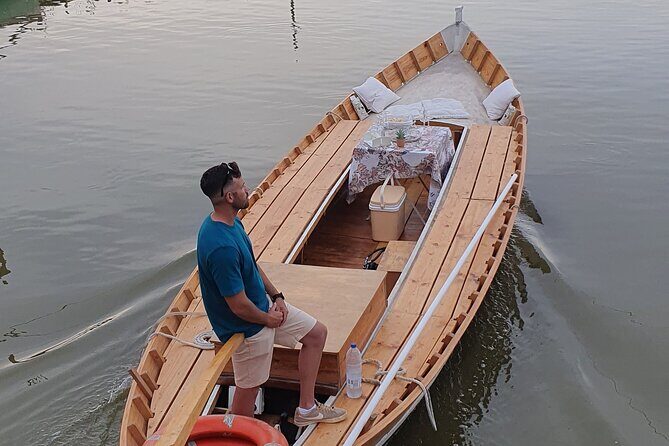 Excursion to the lagoon, sunset and boat ride. - FAQ