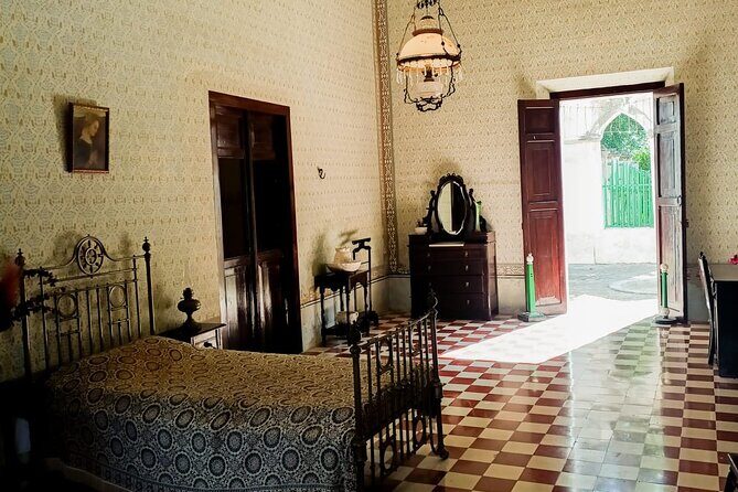 Excursion to Uxmal 100% typical food, Hacieda Yaxcopoil and cenote - FAQ