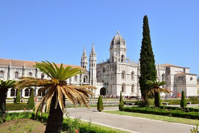 Experience Historical Lisbon City Tour with Live Guide - Who Should Book This Tour?