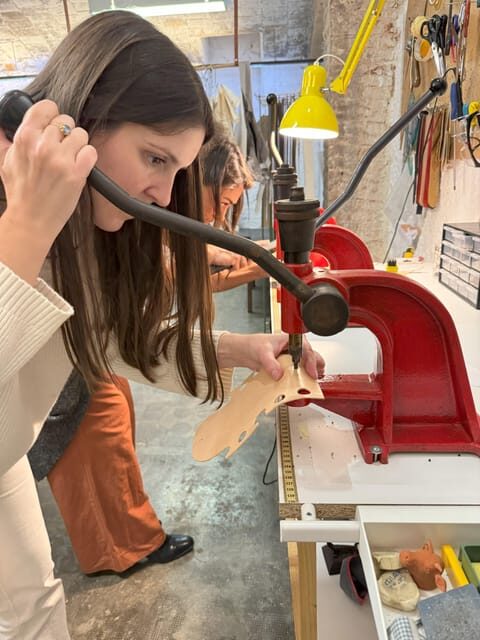 Experience in Leather Goods Workshop- Leather Accessory - FAQ