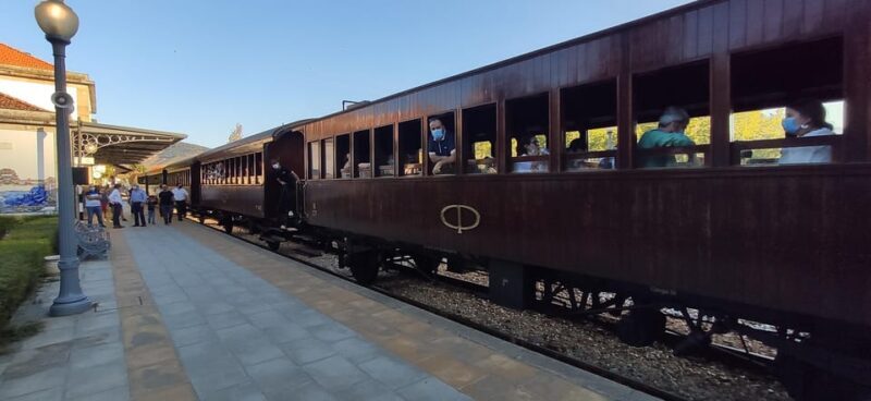 Experience in Pinhão: Wine Tasting, Lunch and Rabelo Boat - Key Points