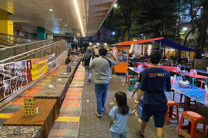 Experience Jakarta Street Food Scene with MRT Transportation - Authentic Experiences and Personal Touches