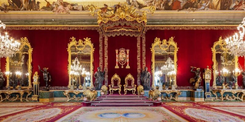 Experience Royal Luxury in Madrids Palacio Real - Key Points