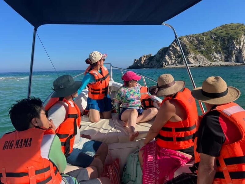 Experience the bays of Huatulco with a visit to Chachacual Beach - An In-Depth Look at the Huatulco Bays Tour