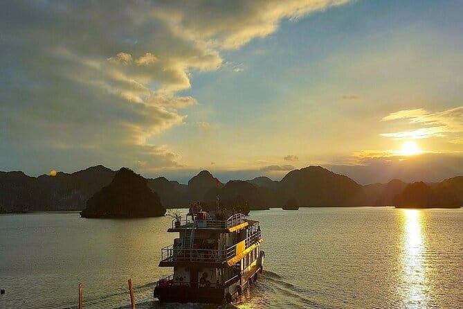 Experience the Best Lan Ha Bay Sunset Tour from Cat Ba Island - Key Points