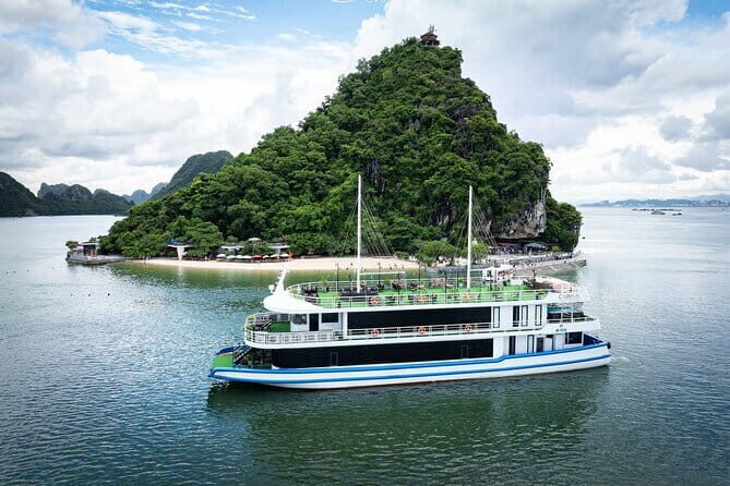Experience the Best of Halong Bay: 5-Star Day Cruise from Hanoi - A Deep Dive Into the Experience