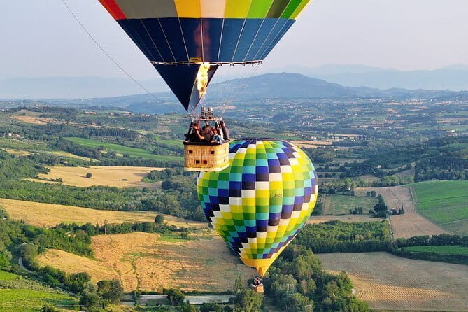 Experience the Magic of Tuscany from a Hot Air Balloon - An In-Depth Look at the Tuscany Hot Air Balloon Tour