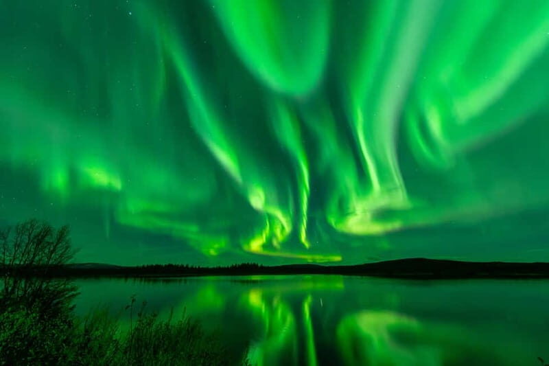 Experience the majestic Auroras Kiruna-Abisko & lodge dinner - The Aurora Chase: Scenic Roads & Expert Spotting