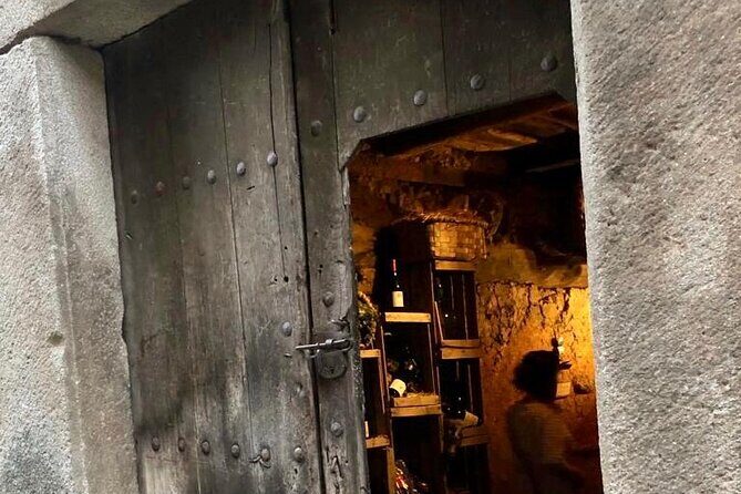 Experience with traditional winery tasting serrana s.XVI - Who Will Love This Tour?