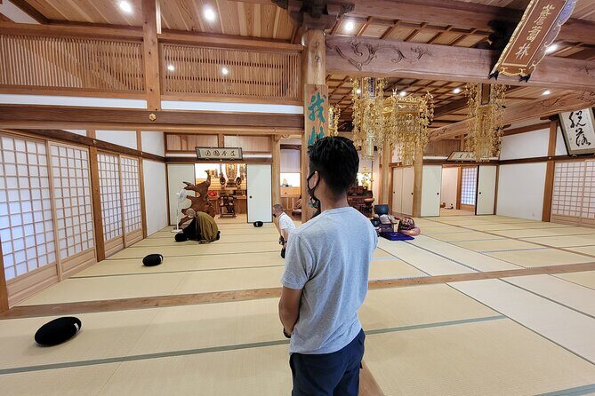 Experience Zen meditation or sutra copying, and enjoy vegetarian food with monk - Who Is This Tour Best For?
