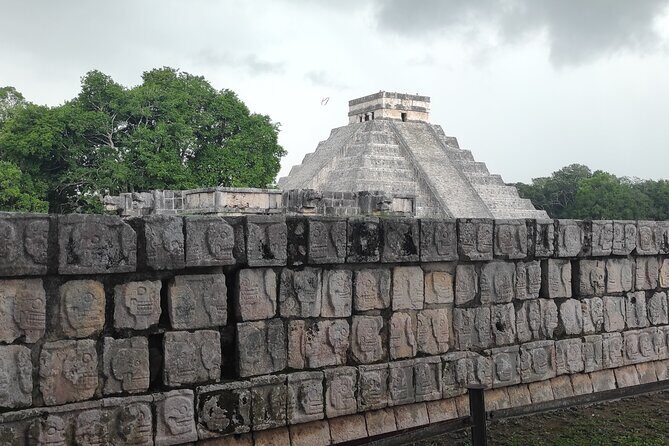 Expert Guided: Chichen Itza Tour with Early Access - Summary