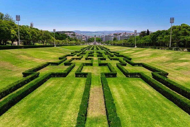 Expert Tour of Lisbon in Private Eco Tuk Tuk Tuk - Exploring the Itinerary in Detail