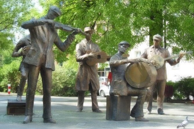 Exploration tour through the district of Praga - authentic and legendary - Who Will Love This Tour?