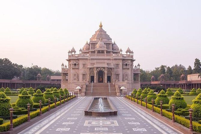 Explore Ahmedabad Spiritual Sites - A Private Tour with Akshardham Temple& Lunch - A Closer Look at the Itinerary: What to Expect
