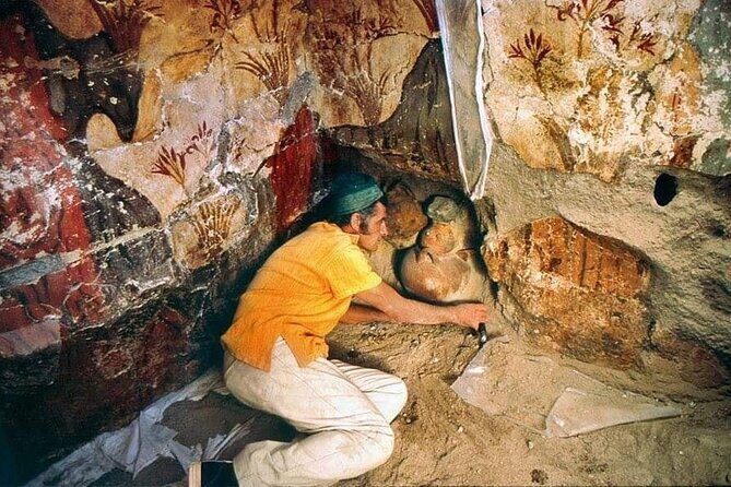 Explore Akrotiri GroupTour - Key Points