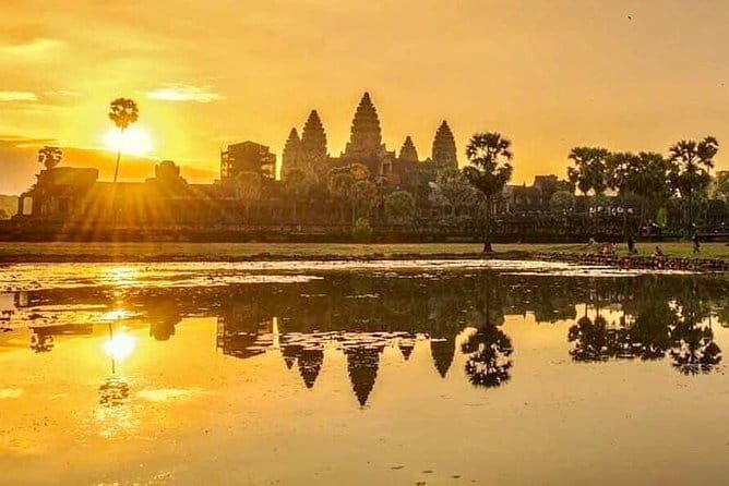 Explore Angkor Wat Sunrise Small Tour Private VIP Car - Key Points