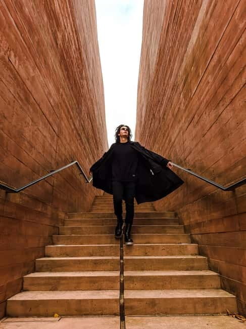 Explore Barcelona: Professional Photo session tour - Key Points