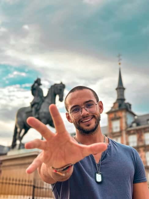 Explore Barcelona: Professional Photo session tour - The Itinerary: What Makes Each Stop Special