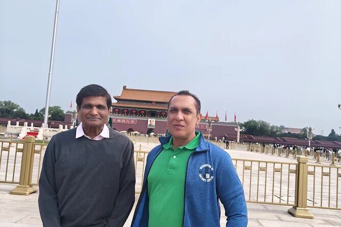 Explore Beijing's Tiananmen,Forbidden city andMutianyu with guide - A Deep Dive into the Experience