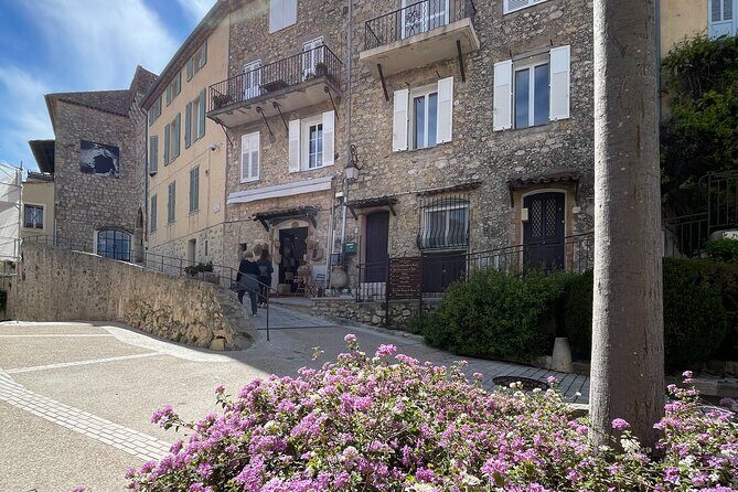 Explore Cannes Countryside in Style with our Classic Bus Tours! - An Honest Look at the Classic Bus Tour Experience