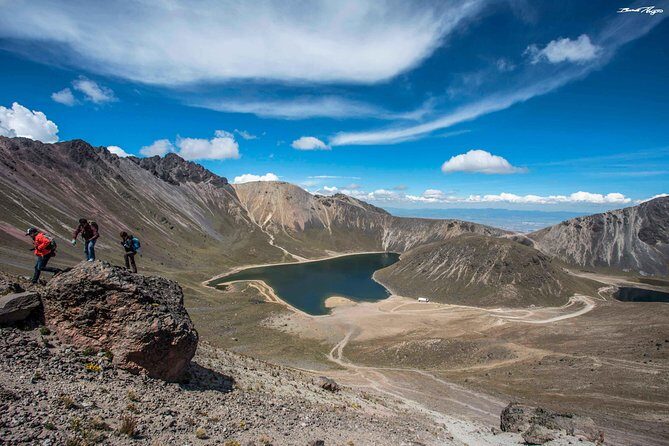 Explore El Paso de Cortes with a professional photographer - Authenticity and Experience