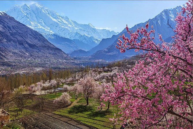 Explore Gilgit Baltistan Epic Jeep Safari and Cultural Adventure - Starting in Islamabad: The Gateway to the North