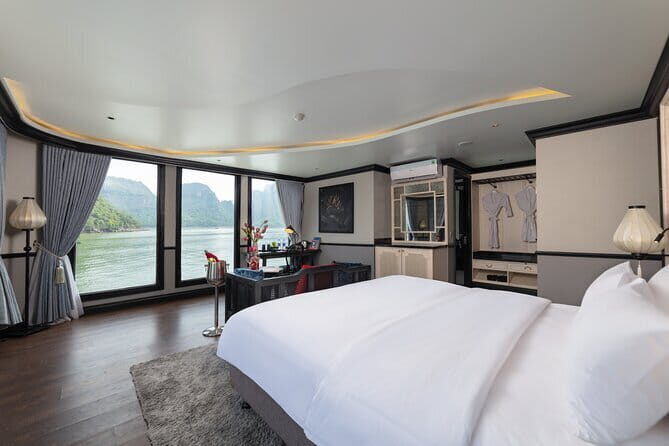 Explore Halong and Lan Ha Bay in a 3-day La Casta Cruise - An In-depth Look at the 3-Day La Casta Cruise Experience