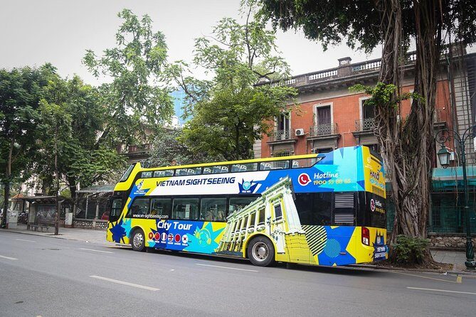 Explore Hanoi Old Quarter by bus - Day 1: Major Landmarks from a Comfortable Bus Ride