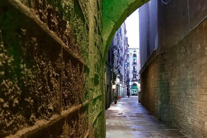 Explore hidden streets of Barcelona with a local - A Deep Dive into the Itinerary